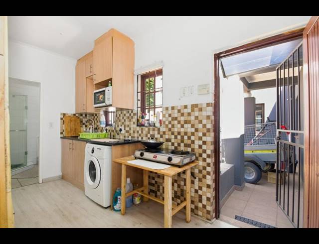 6 BEDROOM HOUSE FOR SALE IN PAULSHOF